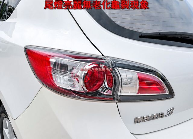 五門 一年只跑1萬 里程保證 全車原板件 車況超好 天窗 大螢幕安卓機 環景 車載系統 可全貸 不用殺價就很便宜!  第6張相片