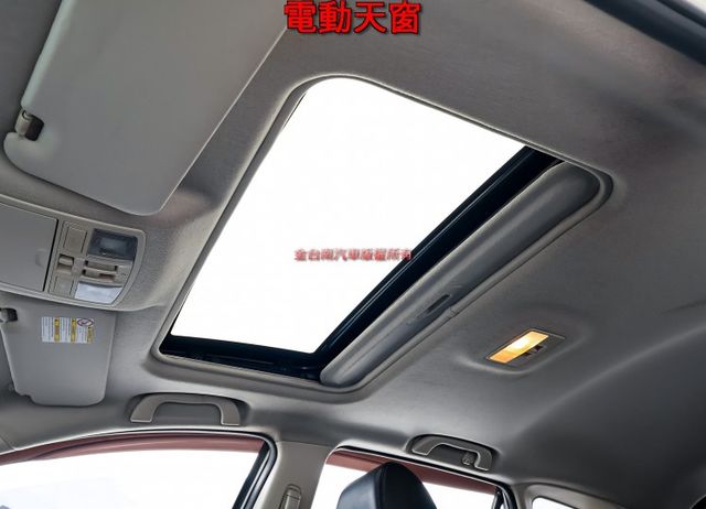 五門 一年只跑1萬 里程保證 全車原板件 車況超好 天窗 大螢幕安卓機 環景 車載系統 可全貸 不用殺價就很便宜!  第11張相片