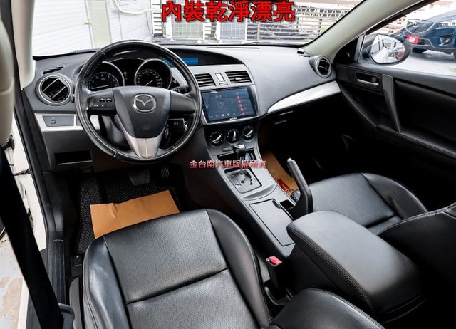 五門 一年只跑1萬 里程保證 全車原板件 車況超好 天窗 大螢幕安卓機 環景 車載系統 可全貸 不用殺價就很便宜!  第12張相片