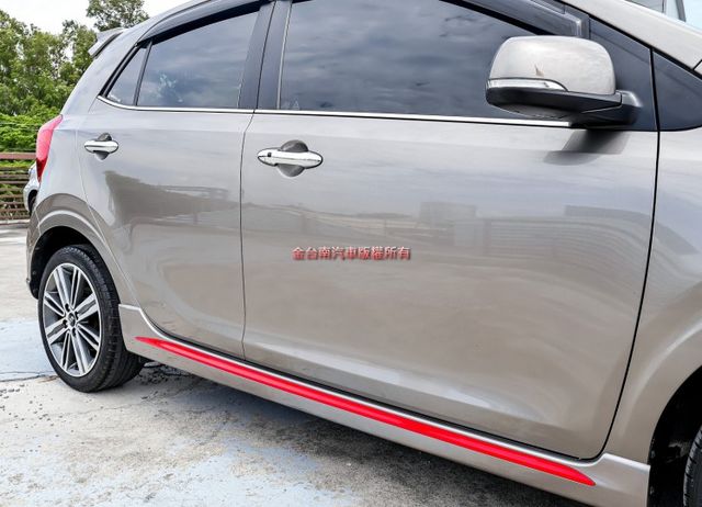 原裝進口 GT-LINE頂級版 一手只跑5.3萬 AEB 空力套件 16吋鋁圈 恆溫 iKEY 可全貸 不用殺價就便宜!  第8張相片