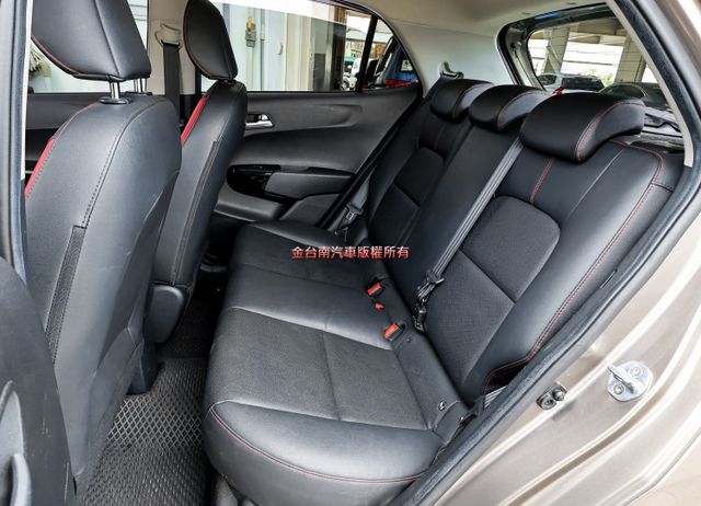 原裝進口 GT-LINE頂級版 一手只跑5.3萬 AEB 空力套件 16吋鋁圈 恆溫 iKEY 可全貸 不用殺價就便宜!  第11張相片