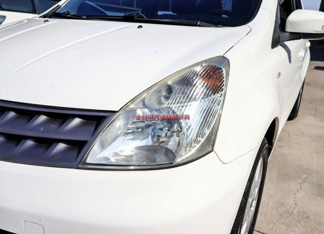 只跑11.8萬 全車原鈑件 恆溫 雙安 電動後視鏡 里程保證 代步通勤最佳選擇!  第6張相片