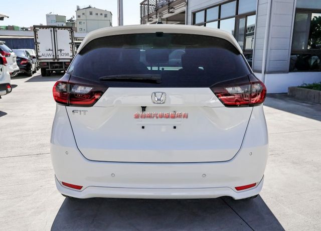 23年式 22/12出廠 只跑2.4萬 ACC AEB 車道偏離 iKEY 車載系統 盲點 一手車 原鈑件 原廠保養  第3張相片