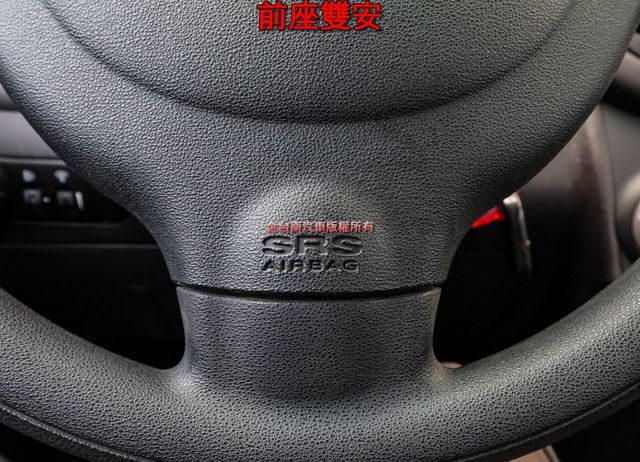 自排旗艦版 一年只跑7千多 四輪全新胎 全車原板件 ABS 雙安 影音系統 NAVI 前後雙雷達 不用殺價就很便宜!  第16張相片