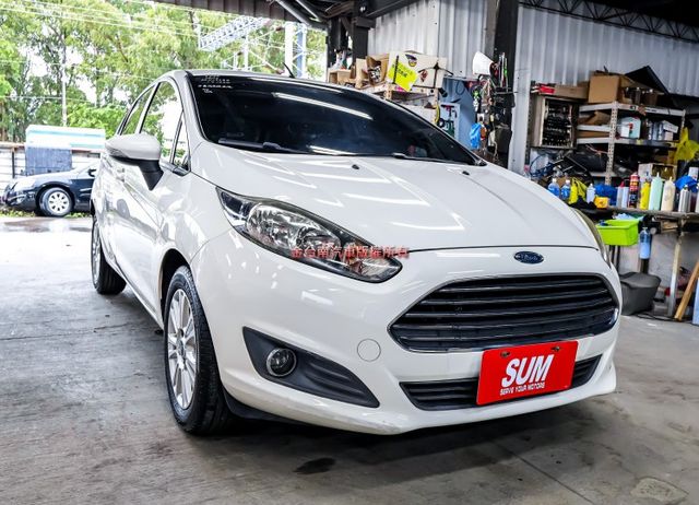 時尚型 少跑里程保證 車況超好 影音系統 衛星導航 TCS ABS 雙安 代步通勤好選擇 可全貸 不用殺價就很便宜!  第5張相片