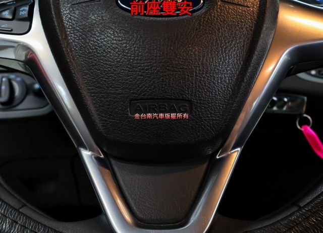 時尚型 少跑里程保證 車況超好 影音系統 衛星導航 TCS ABS 雙安 代步通勤好選擇 可全貸 不用殺價就很便宜!  第16張相片