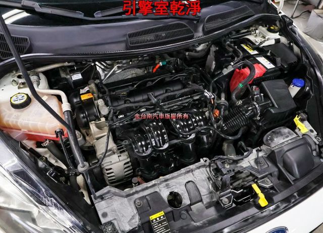 時尚型 少跑里程保證 車況超好 影音系統 衛星導航 TCS ABS 雙安 代步通勤好選擇 可全貸 不用殺價就很便宜!  第17張相片