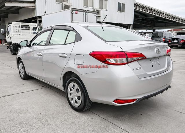 23/9出廠 經典版 只跑2.3萬 TCS ABS 車載系統 中控螢幕 電折 九安 里程保證 可全貸!  第2張相片