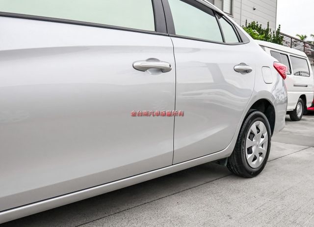 23/9出廠 經典版 只跑2.3萬 TCS ABS 車載系統 中控螢幕 電折 九安 里程保證 可全貸!  第6張相片