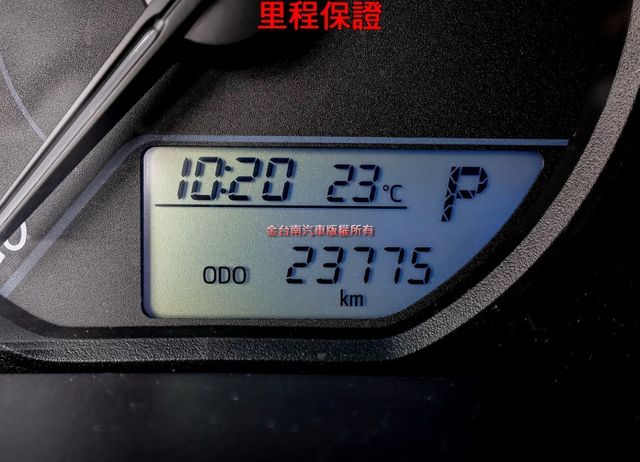23/9出廠 經典版 只跑2.3萬 TCS ABS 車載系統 中控螢幕 電折 九安 里程保證 可全貸!  第13張相片