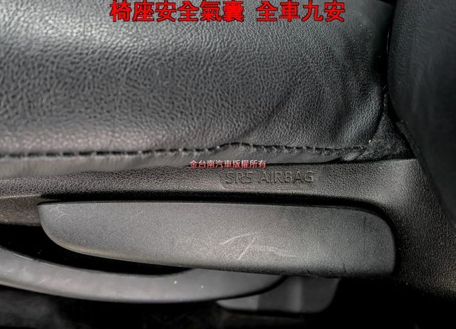 23/9出廠 經典版 只跑2.3萬 TCS ABS 車載系統 中控螢幕 電折 九安 里程保證 可全貸!  第17張相片