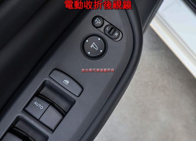 油電 25年式 使用約半年 只跑9千 ACC AEB 車道維持 盲點 車載系統 恆溫 一手車 全車原鈑件 可全貸!  第10張相片