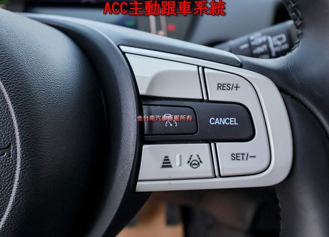 油電 25年式 使用約半年 只跑9千 ACC AEB 車道維持 盲點 車載系統 恆溫 一手車 全車原鈑件 可全貸!  第14張相片