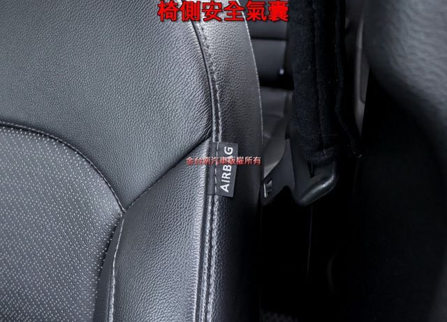 1.6 小改款 一手車 只跑3.6萬 少里程 TCS ABS 影音 衛星導航 六安 里程保證 可全貸!  第19張相片