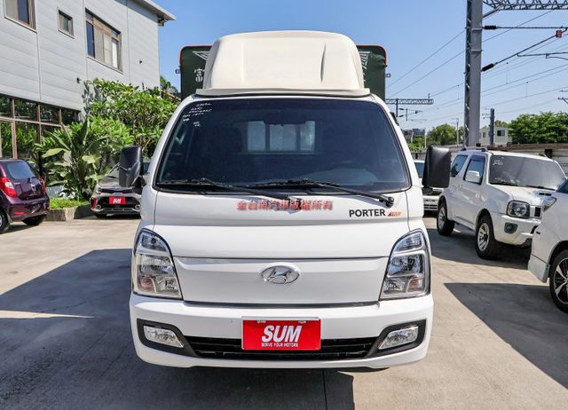 23/7出廠 只跑1萬公里 全車原鈑件 六速手排 搖控尾門 五面帆布 ABS 循跡防滑 跟新車一樣 里程保證  第7張相片