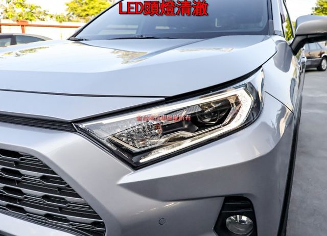 四輪剛換全新胎 4WD 油電 旗艦 20年式 19/12出廠 全景天窗 環景 雙前通風椅 記憶椅 電動尾門 原鈑件  第5張相片