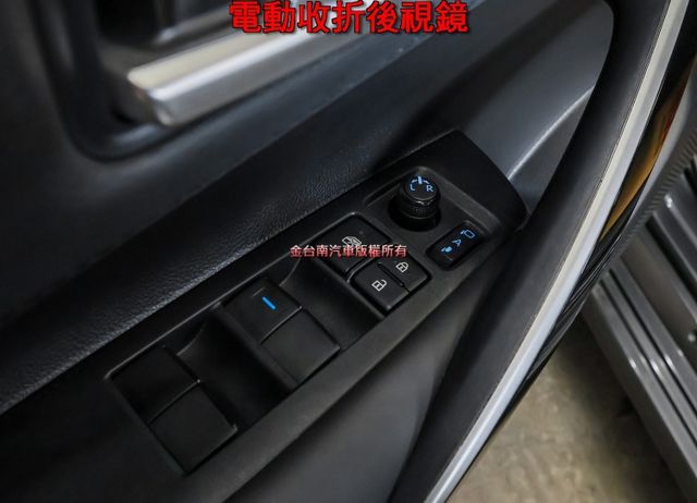 油電 只跑4萬 ACC AEB 車道維持及偏離 盲點 iKEY 恆溫 TCS ABS 九安 一手 全車原鈑件 里程保證!  第11張相片