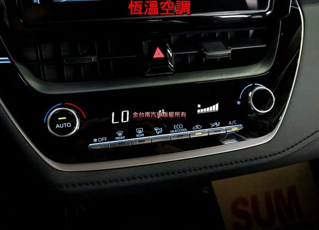 油電 只跑4萬 ACC AEB 車道維持及偏離 盲點 iKEY 恆溫 TCS ABS 九安 一手 全車原鈑件 里程保證!  第17張相片