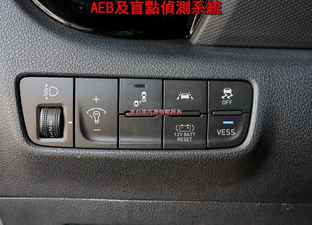 油電 ACC AEB 車道偏離 盲點 車載系統 iKEY 倒車顯影 恆溫 六安 全車原鈑件 可全貸!  第11張相片