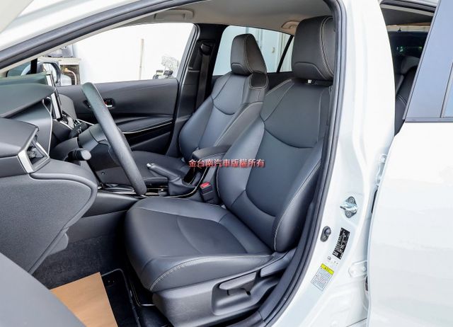 豪華版 只跑1.2萬 ACC AEB 車道維持 iKEY 倒車顯影 車載系統 恆溫 一手 全車原鈑件 原廠保固中!  第6張相片