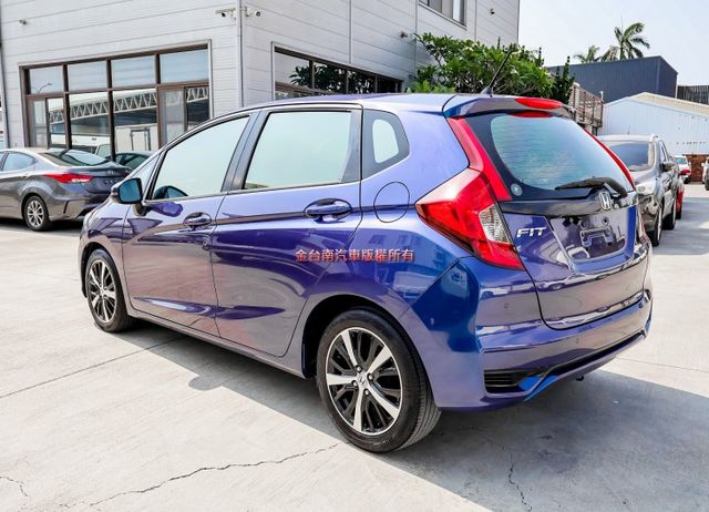 四輪剛換全新胎 S版 定速 快撥 iKEY 影音 衛星導航 恆溫 ABS TCS 八安 全車原鈑件 里程保證 可全貸!  第2張相片