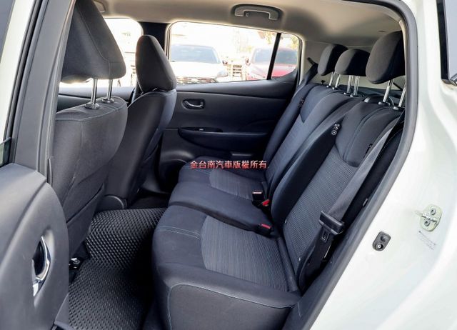 最實惠電動車 ACC AEB 車道偏離 CARPLAY iKEY 盲點 LED頭燈 環景 十安 原鈑件 原廠保養!  第10張相片