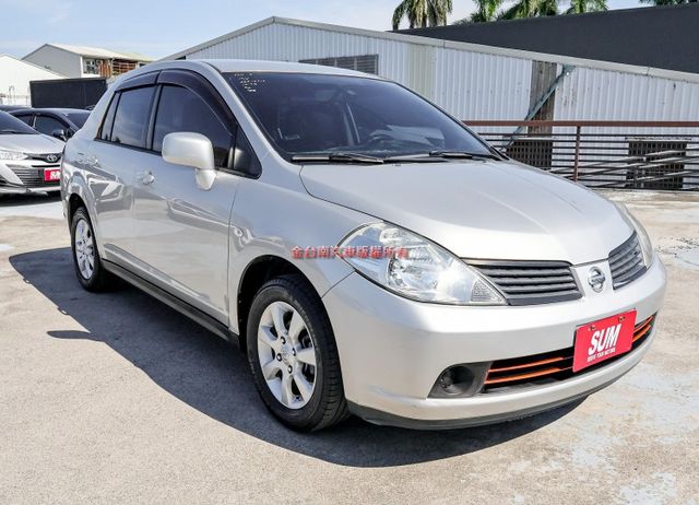 只跑10.7萬 全車原鈑件 影音 衛星導航 倒車顯影 雙安 鋁圈 皮椅 里程保證 代步最佳選擇!  第4張相片