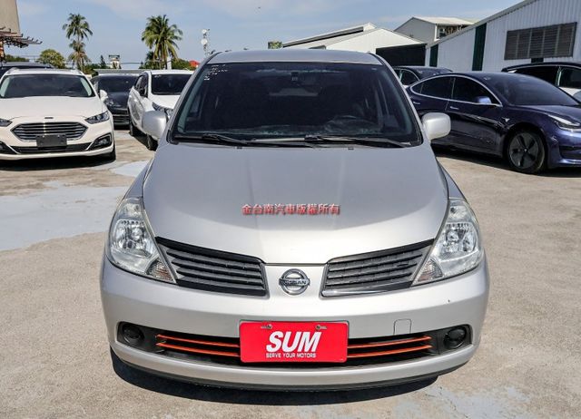 只跑10.7萬 全車原鈑件 影音 衛星導航 倒車顯影 雙安 鋁圈 皮椅 里程保證 代步最佳選擇!  第5張相片