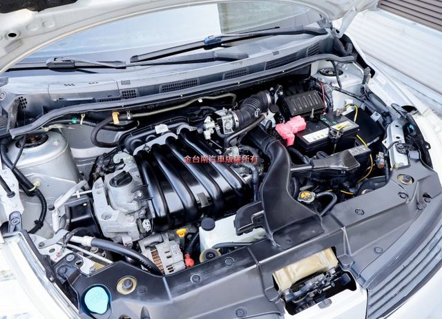 只跑10.7萬 全車原鈑件 影音 衛星導航 倒車顯影 雙安 鋁圈 皮椅 里程保證 代步最佳選擇!  第18張相片