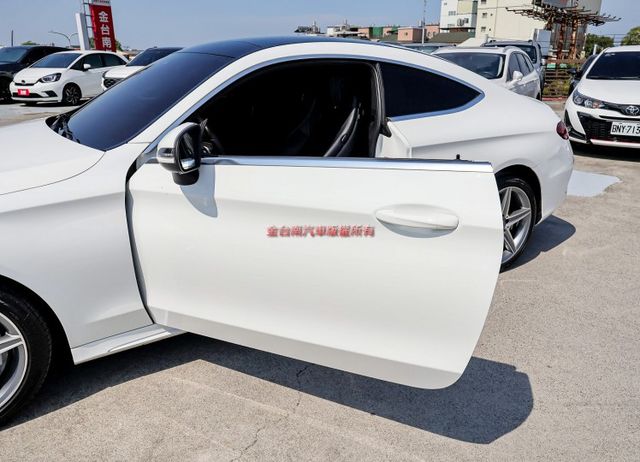 Coupe 4WD 無菸車 AMG套件 只跑10.7萬 盲點 定速 TCS 雙記憶電熱椅 LED頭燈 iKEY 原鈑件  第9張相片