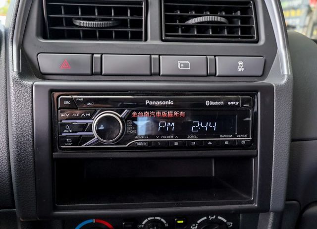 廂式 只跑6千 根本新車 盲點 ABS TCS 全車原鈑件 里程保證 附全額發票 可全貸!  第17張相片