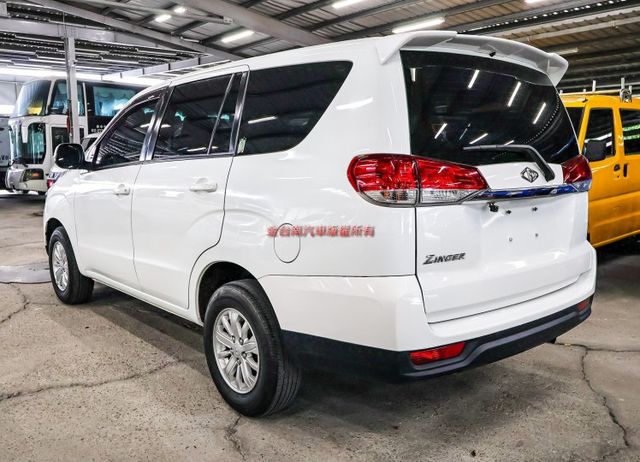 精緻版 只跑8.8萬 定速 ABS TCS 後座冷氣 收折後視鏡 全車原鈑件 附全額發票 打拼事業好幫手!  第2張相片