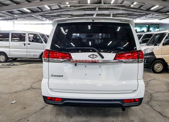 精緻版 只跑8.8萬 定速 ABS TCS 後座冷氣 收折後視鏡 全車原鈑件 附全額發票 打拼事業好幫手!  第3張相片