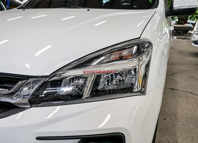 精緻版 只跑8.8萬 定速 ABS TCS 後座冷氣 收折後視鏡 全車原鈑件 附全額發票 打拼事業好幫手!  第6張相片