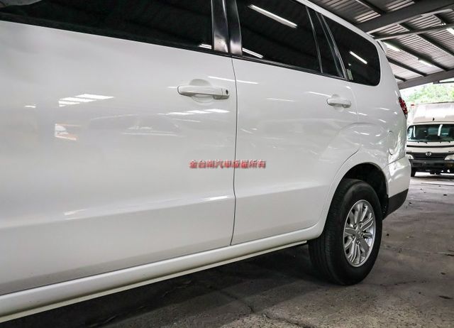 精緻版 只跑8.8萬 定速 ABS TCS 後座冷氣 收折後視鏡 全車原鈑件 附全額發票 打拼事業好幫手!  第8張相片