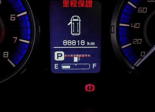 精緻版 只跑8.8萬 定速 ABS TCS 後座冷氣 收折後視鏡 全車原鈑件 附全額發票 打拼事業好幫手!  第14張相片