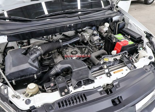 精緻版 只跑8.8萬 定速 ABS TCS 後座冷氣 收折後視鏡 全車原鈑件 附全額發票 打拼事業好幫手!  第19張相片