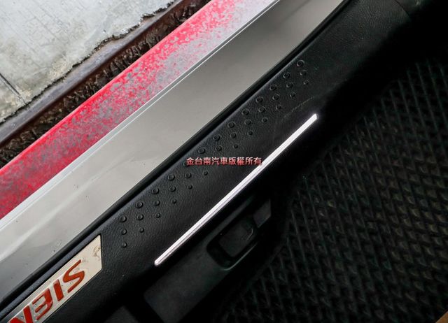 24年式 11月領牌 只跑8千 AEB 車道偏離 iKEY 車載系統 恆溫 TCS 一手 全車原鈑件 原廠保養!  第10張相片