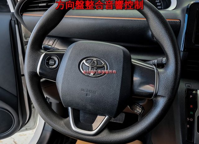 豪華+版 一手車 只跑6萬 全車原板件 電動側滑門 盲點 定速 iKEY 恆溫 可全貸 不用殺價就很便宜!  第13張相片