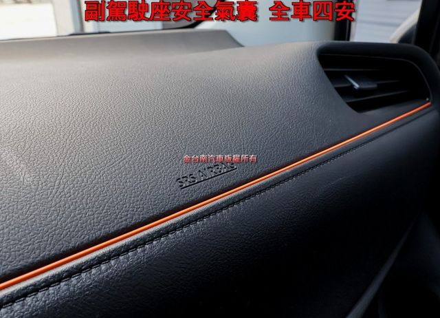 豪華+版 一手車 只跑6萬 全車原板件 電動側滑門 盲點 定速 iKEY 恆溫 可全貸 不用殺價就很便宜!  第19張相片