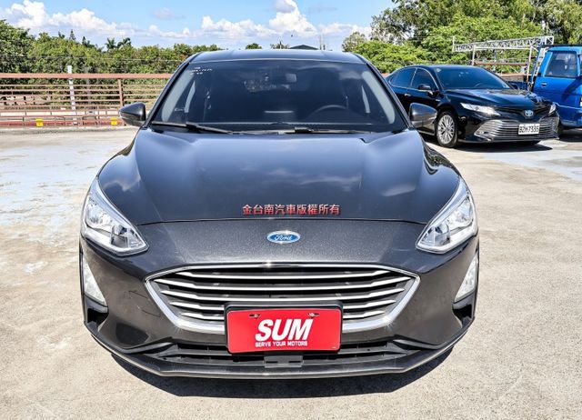 五門 一手車 只跑5萬 全車原板件 車況超好 車載系統 盲點 恆溫 全車六安 可全貸 不用殺價就很便宜!  第5張相片