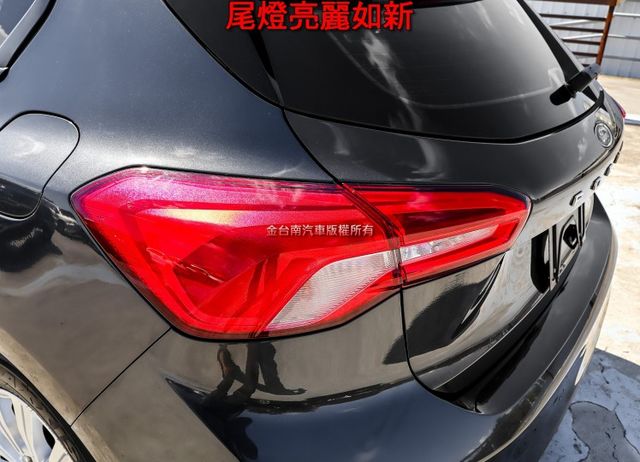 五門 一手車 只跑5萬 全車原板件 車況超好 車載系統 盲點 恆溫 全車六安 可全貸 不用殺價就很便宜!  第7張相片