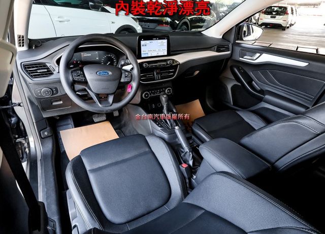 五門 一手車 只跑5萬 全車原板件 車況超好 車載系統 盲點 恆溫 全車六安 可全貸 不用殺價就很便宜!  第12張相片