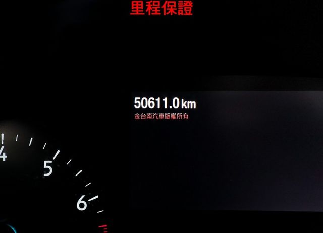 五門 一手車 只跑5萬 全車原板件 車況超好 車載系統 盲點 恆溫 全車六安 可全貸 不用殺價就很便宜!  第14張相片