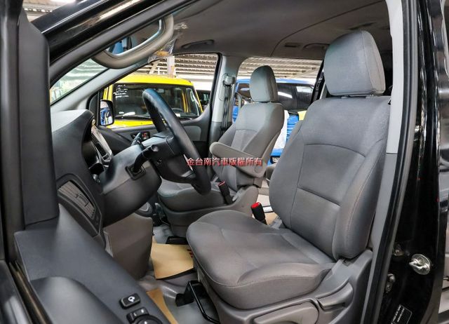 一手車 只跑7.6萬 全車原鈑件 原廠保養 倒車顯影 定速 ABS 雙安 循跡防滑 商務旅遊首選 附全額發票 可全貸!  第8張相片