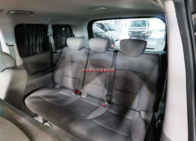 一手車 只跑7.6萬 全車原鈑件 原廠保養 倒車顯影 定速 ABS 雙安 循跡防滑 商務旅遊首選 附全額發票 可全貸!  第10張相片