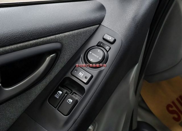 一手車 只跑7.6萬 全車原鈑件 原廠保養 倒車顯影 定速 ABS 雙安 循跡防滑 商務旅遊首選 附全額發票 可全貸!  第11張相片