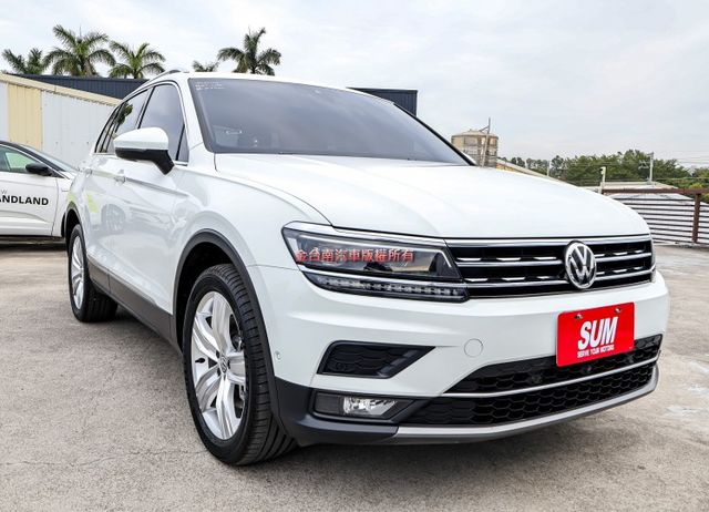 330 TSI 只跑5.7萬 原廠保養 全車原板件 雙記憶椅 4WD ACC 車道維持 電動尾門 可全貸!  第3張相片