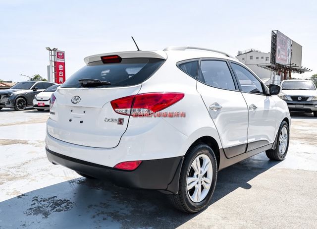 2.4尊貴型 一手車 只跑6.9萬 里程保證 全車原板件 電動椅 雙區恆溫 TCS ABS 雙安 可全貸!  第3張相片