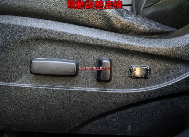 2.4尊貴型 一手車 只跑6.9萬 里程保證 全車原板件 電動椅 雙區恆溫 TCS ABS 雙安 可全貸!  第11張相片